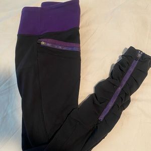Lululemon black and purple mid rise 28” legging